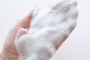 Ang foam cream para sa mukha ay isang mahusay na ahente ng anti-Aging